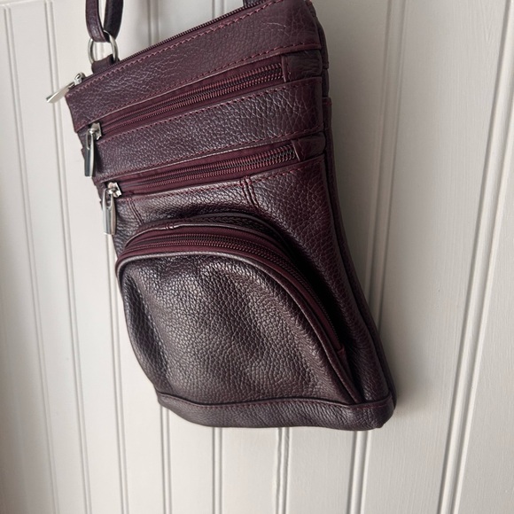 💄 Genuine Leather Crossbody Bag – RFID, Built-In Wallet, Adjustable Strap – Wine - Picture 4 of 12